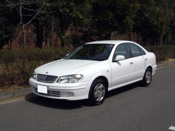 bluebird sylphy/front view